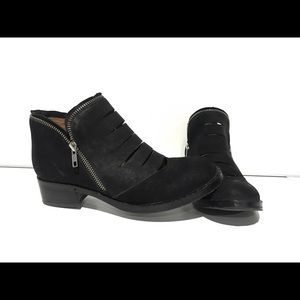 Gentle Souls Women’s Bailey Nubuck Ankle Boot